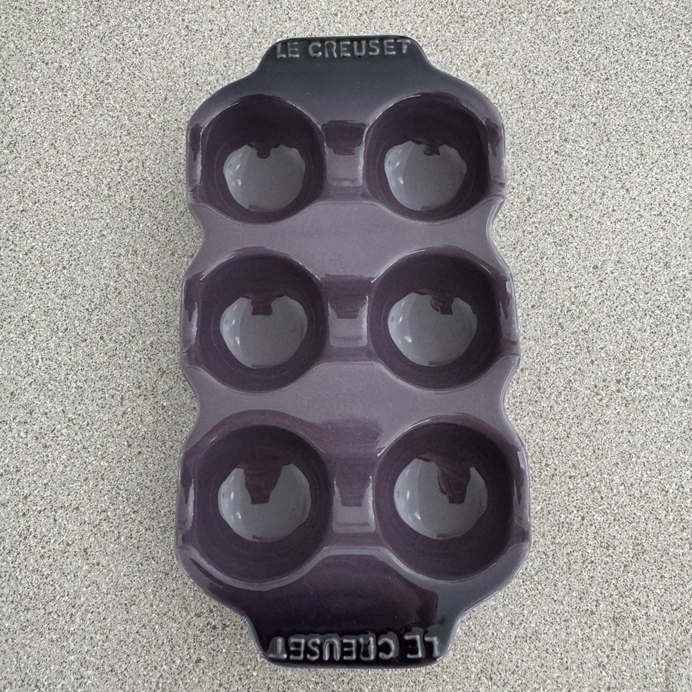 Le Creuset egg tray